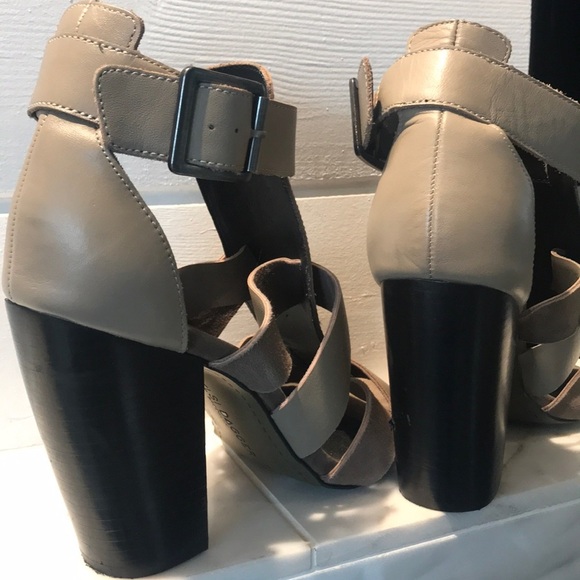 Kelsi Dagger Brooklyn Taupe Belle Sandal 8.5 EUC - Picture 4 of 8